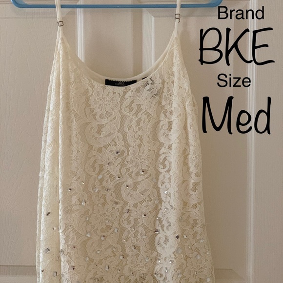 Buckle Tops - BKE Top in Great Condition